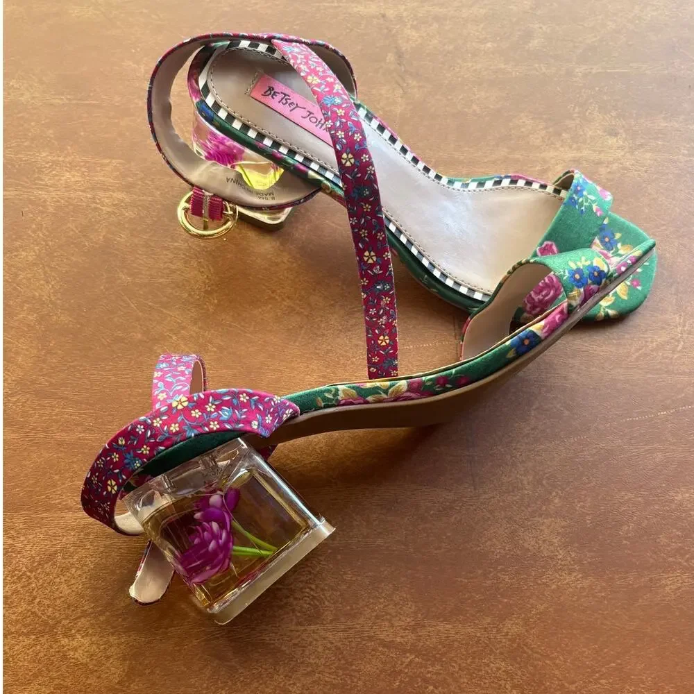 Betsy Johnson Floral Block Hill Sandals Womens Sz 8.5